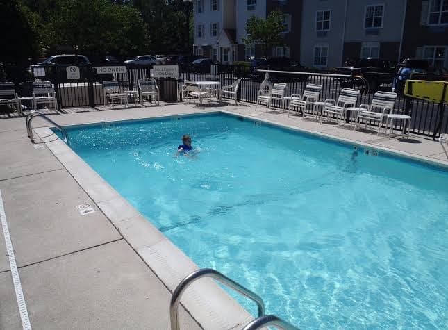 Studios & Suites 4 Less, Hotel in Chesapeake