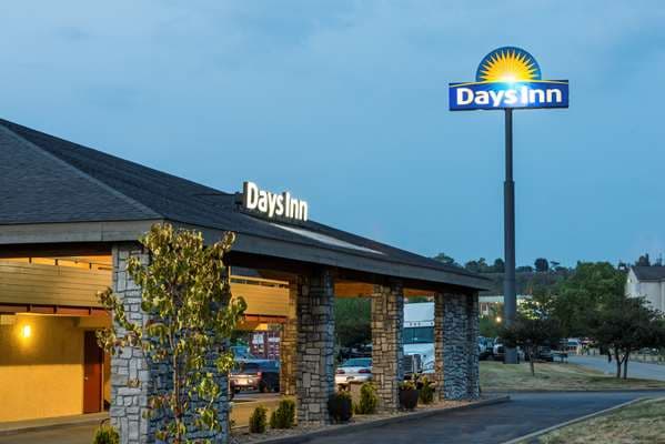 Days Inn by Wyndham Pittsburgh-Harmarville, Hotel in Oakmont