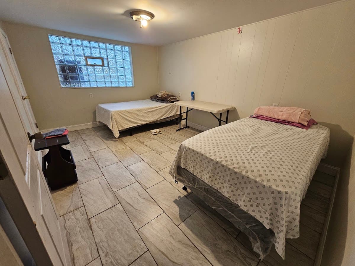 320 Happy Home, Hotel in Parkway Garden Homes