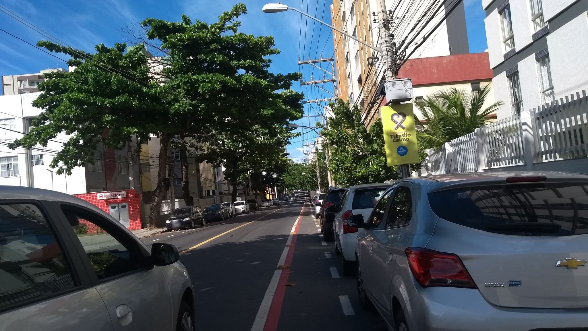 Street view near Edifício Mar Azul, Salvador — © wille (CC BY-SA · Mapillary)