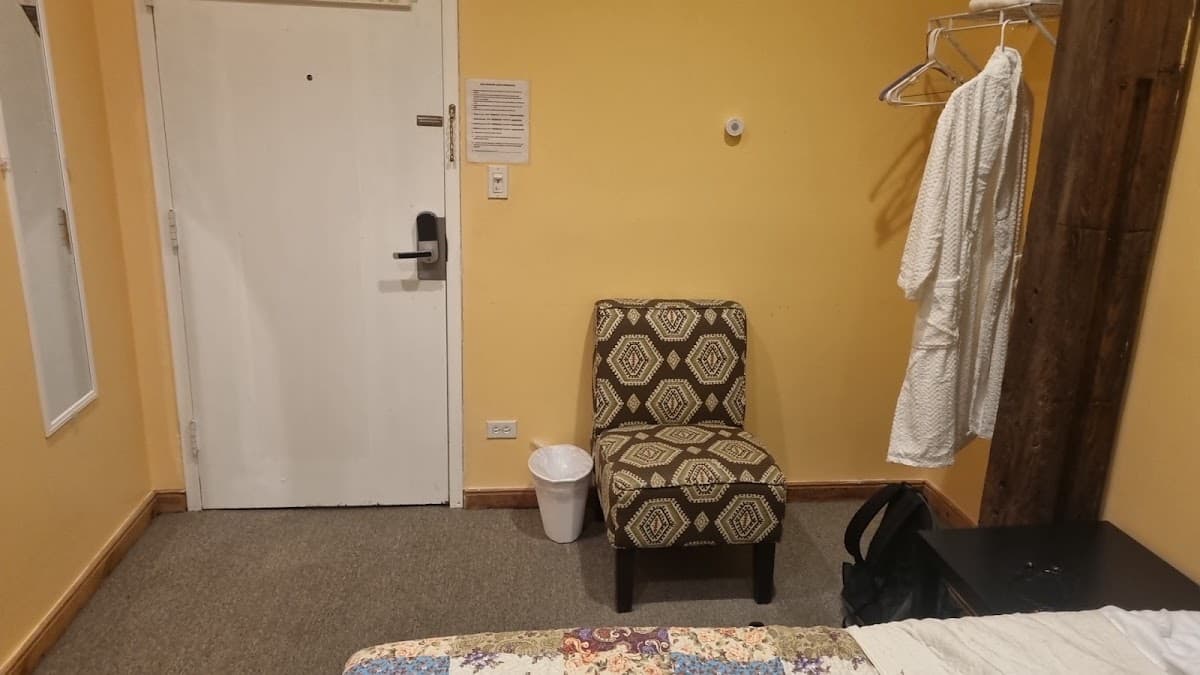 Hotel BnB-2, Hotel in Near North Side