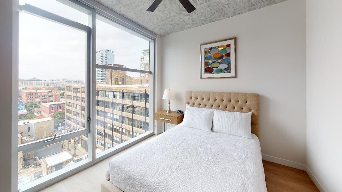 Suite Home Corporate Housing at Amli 808, Aparthotel in Near North Side