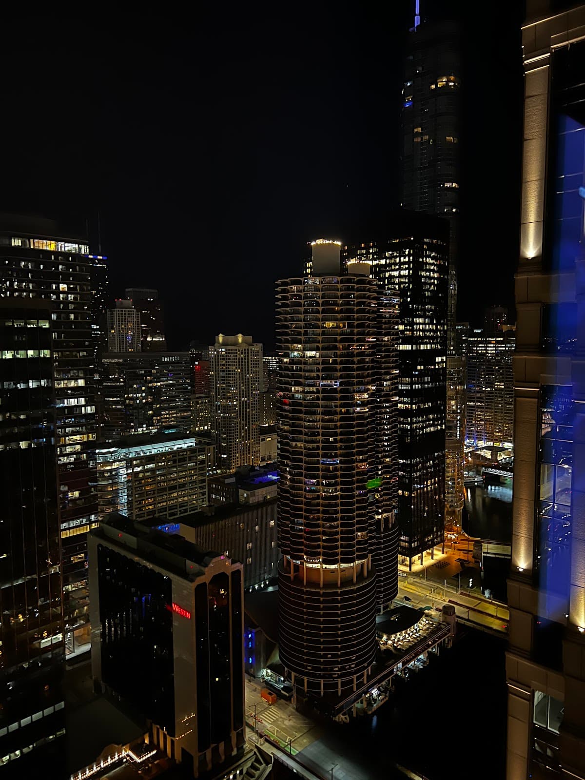 Modern River View Apartment, Aparthotel in Chicago Loop