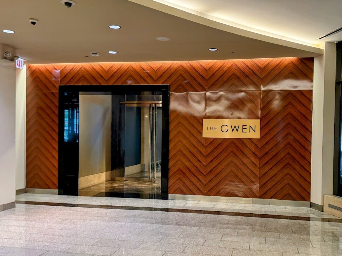 The Cabin at Upstairs at the Gwen, Hotel in Chicago Loop