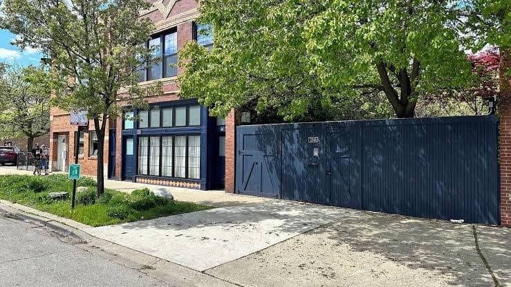 The Logan Square Guest House - Classic Vintage Comfort With Free Parking!, Guesthouse in Logan Square