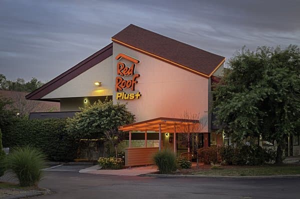 Red Roof PLUS+ West Springfield, Hotel in Chicopee