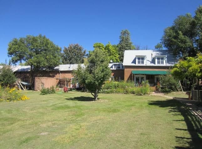 Rancho Manzana, Bed & Breakfast in Chimayo
