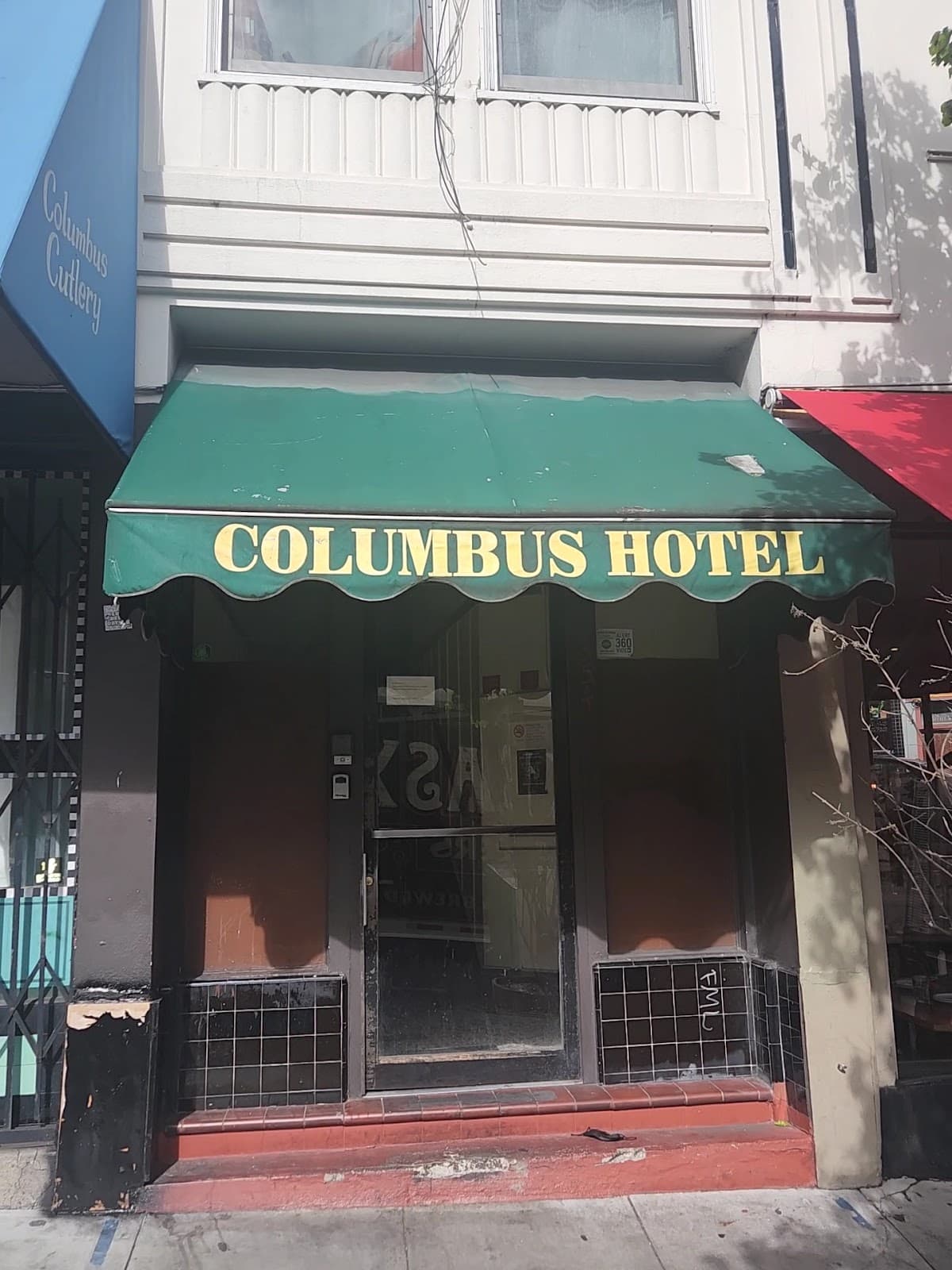 Columbus Hotel, Hotel in Chinatown