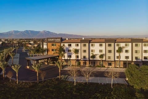 Courtyard by Marriott Chino Hills, Hotel in Los Serranos