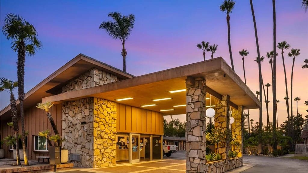 Best Western Pine Tree Motel, Hotel in Chino