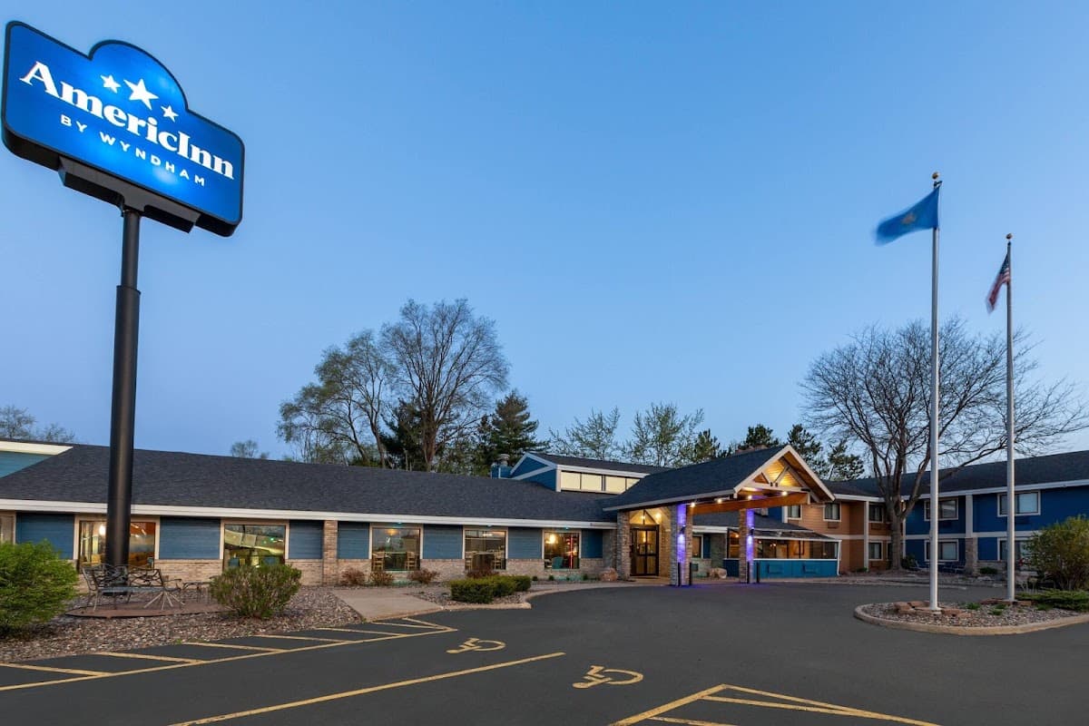 AmericInn by Wyndham Chippewa Falls, Hotel in Chippewa Falls