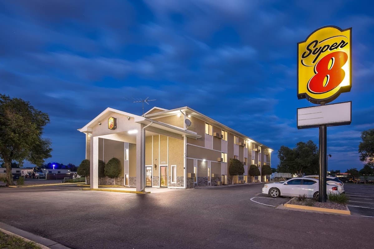 Super 8 by Wyndham Colorado Springs Peterson Space Force, Hotel in Cimarron Hills