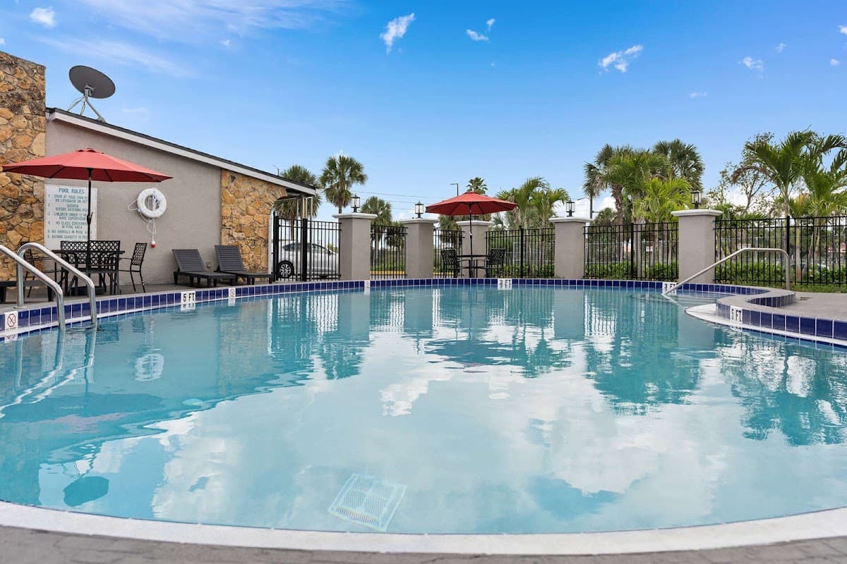 Travelodge by Wyndham Kissimmee/Orlando, Hotel in Celebration
