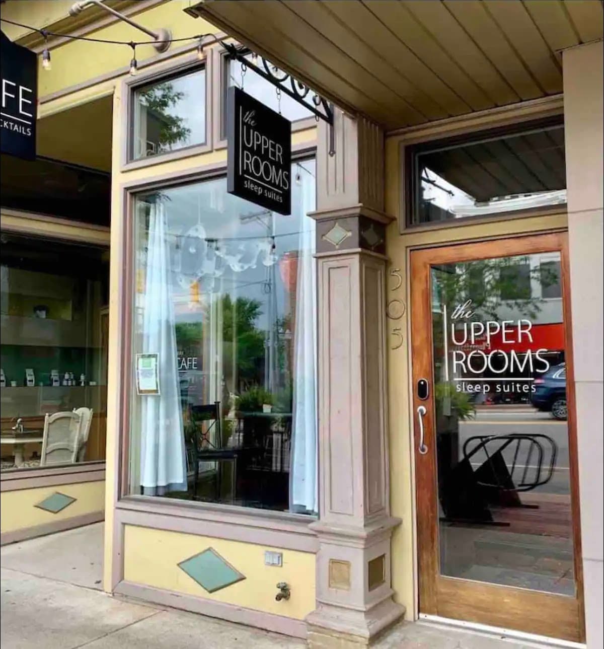 Upper Rooms Sleep Suites, Hotel in Clare