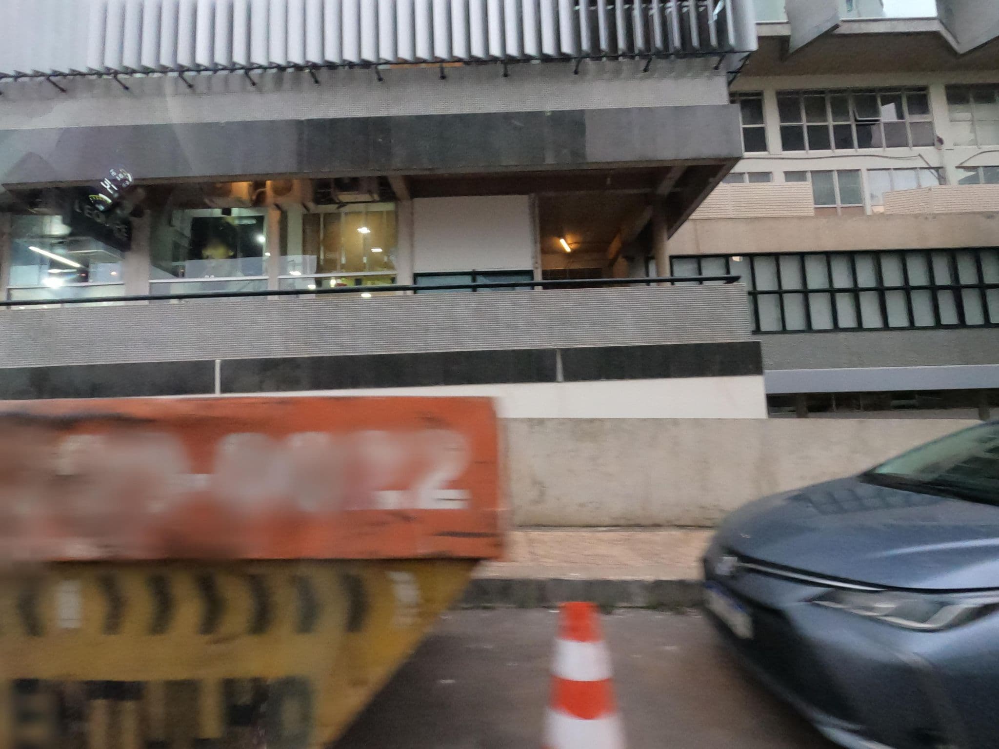 Street view near Manhattan Plaza, Plano Piloto — © MuitoAlemdasFronteiras (CC BY-SA · Mapillary)