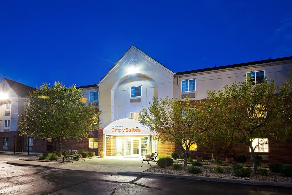 Sonesta Simply Suites Detroit Troy, Hotel in Clawson