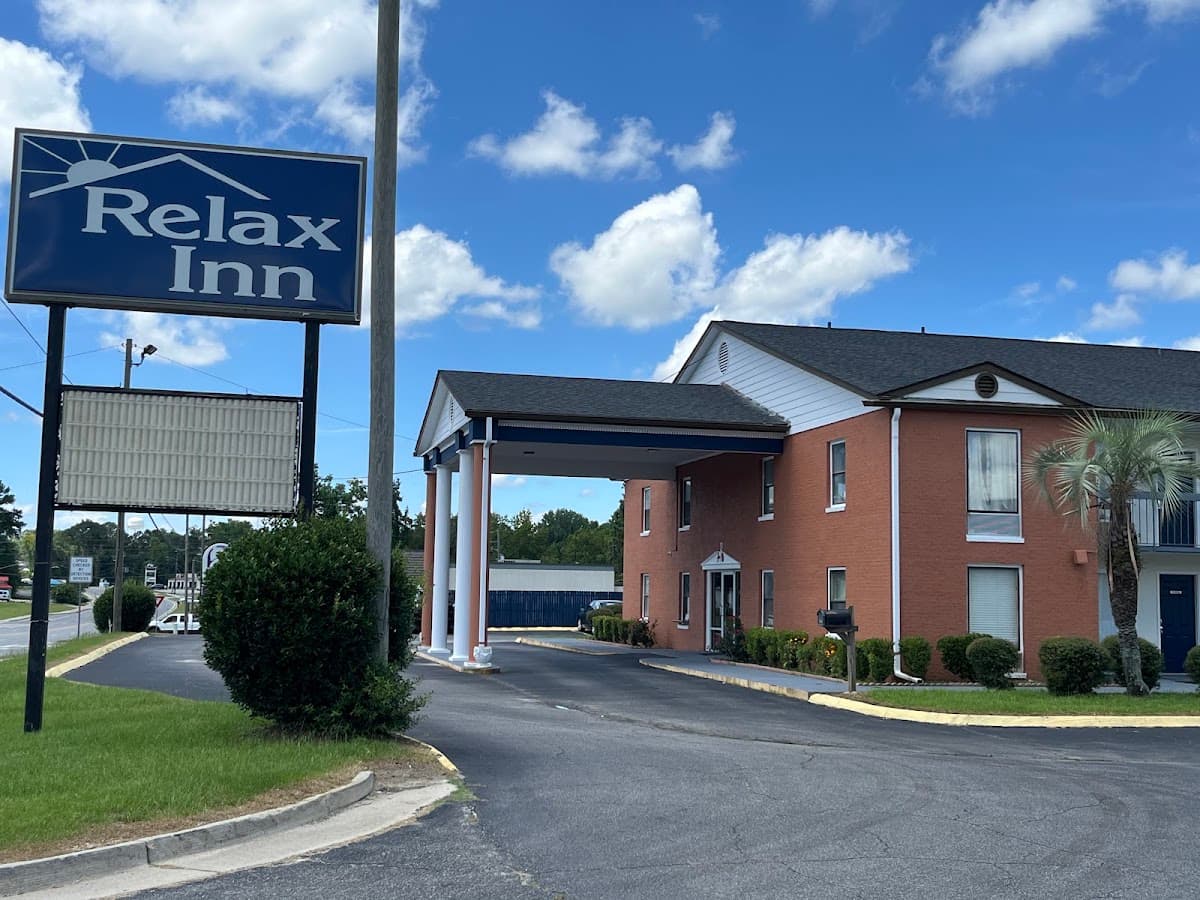 Relax Inn, Hotel in Claxton