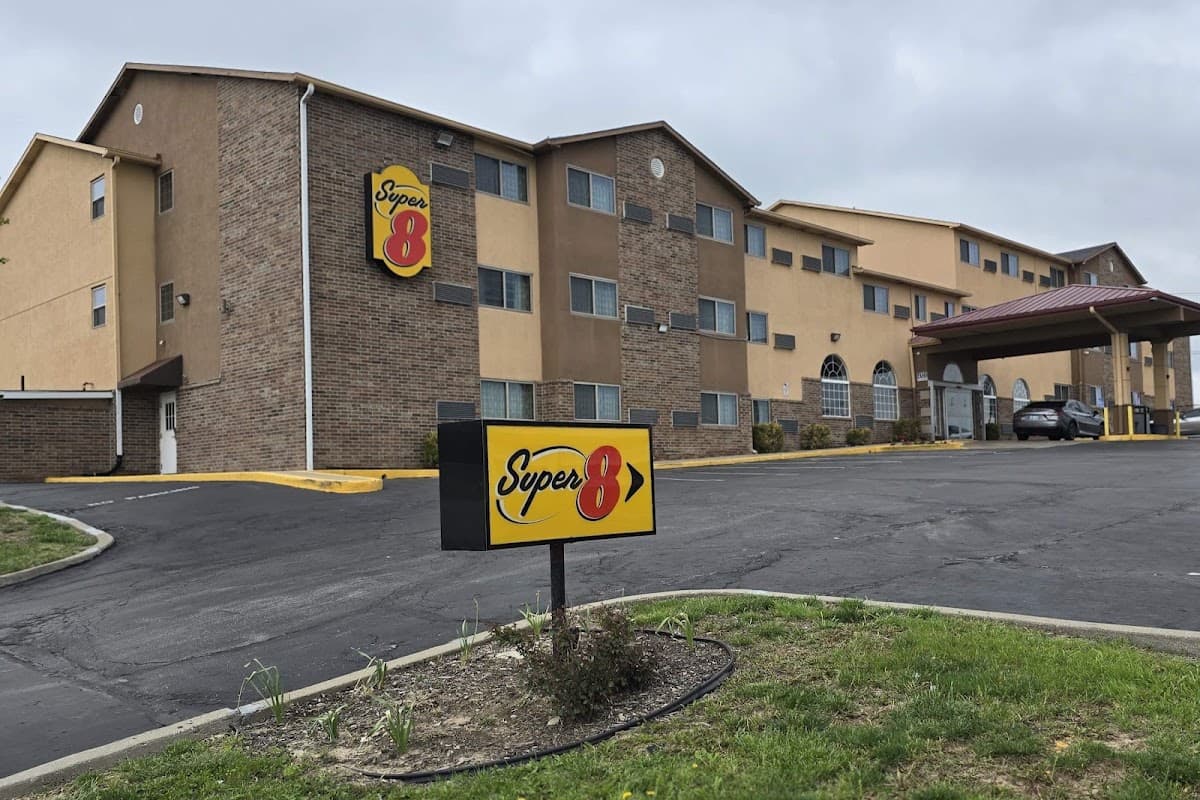 Super 8 by Wyndham Kansas City, Hotel in Claycomo