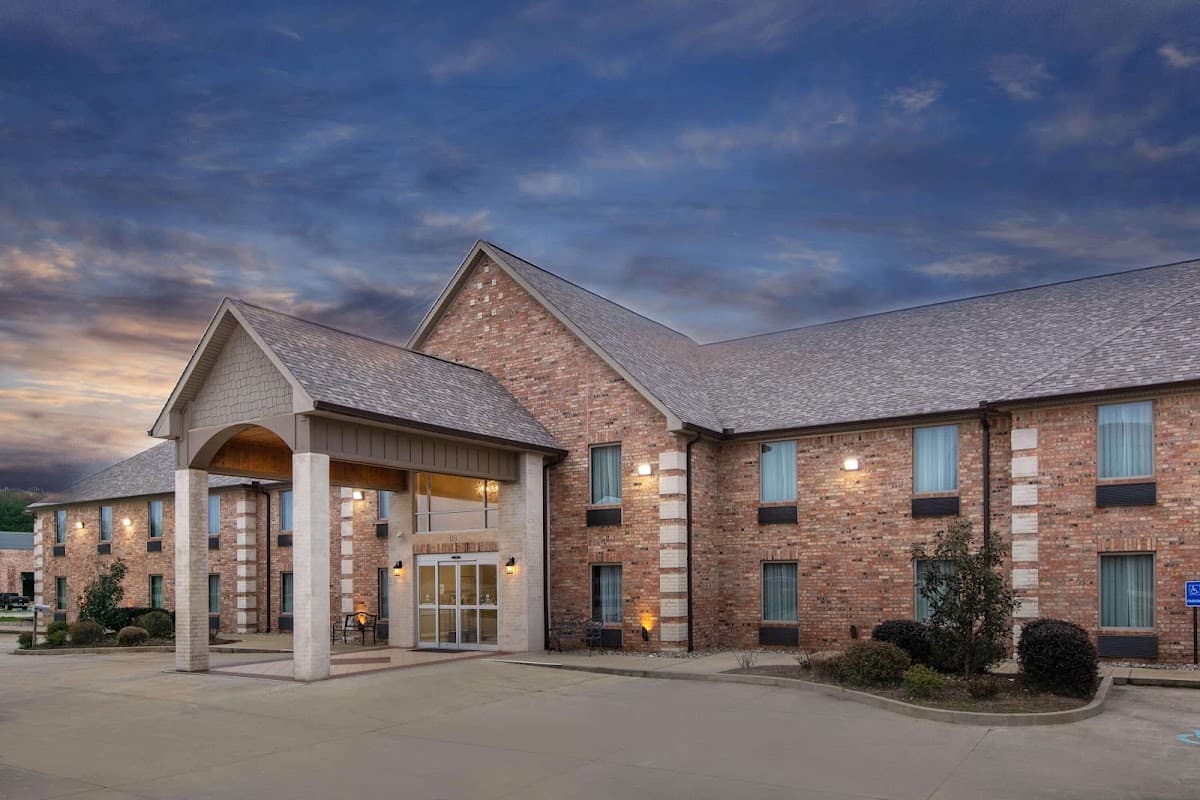 Days Inn & Suites by Wyndham Florence/Jackson Area, Hotel in Cleary