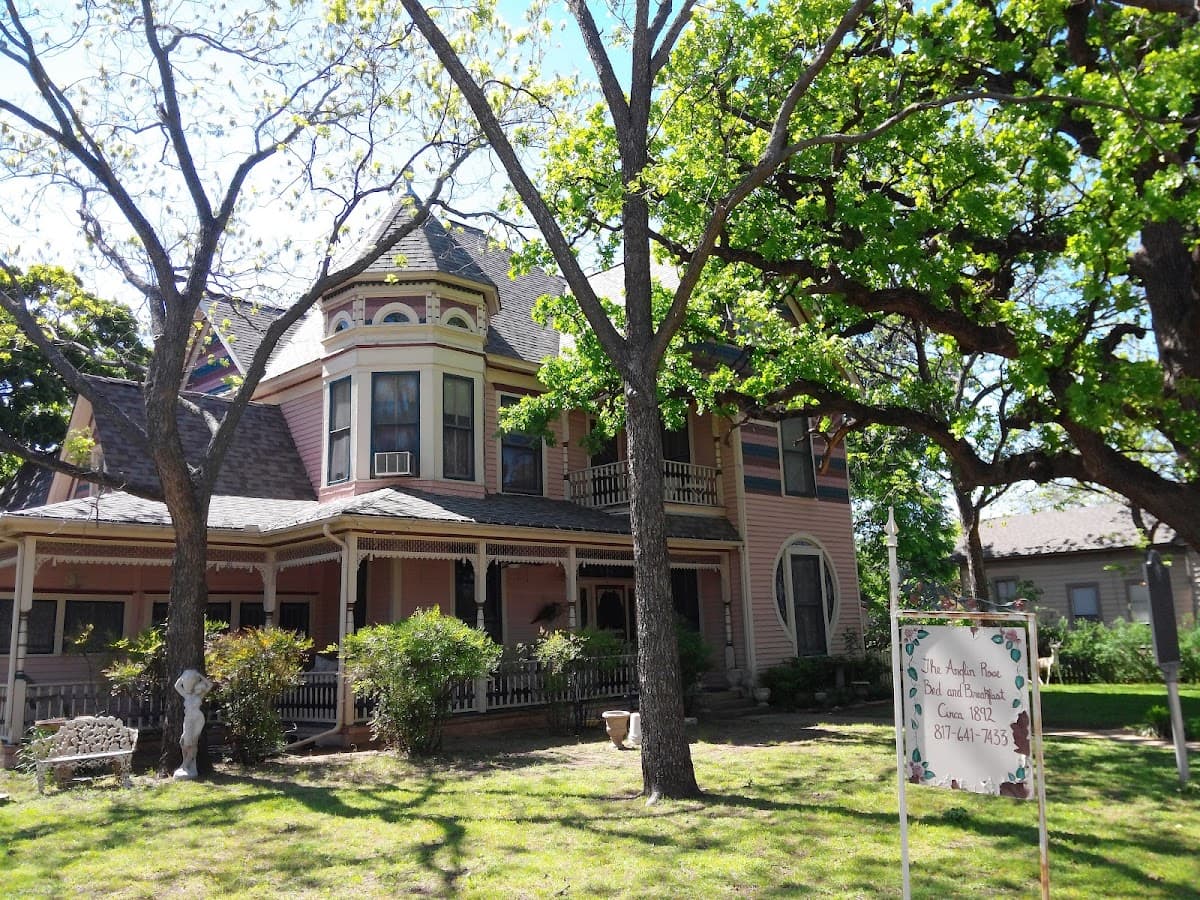 Anglin Rose Bed & Breakfast, Bed & Breakfast in Cleburne