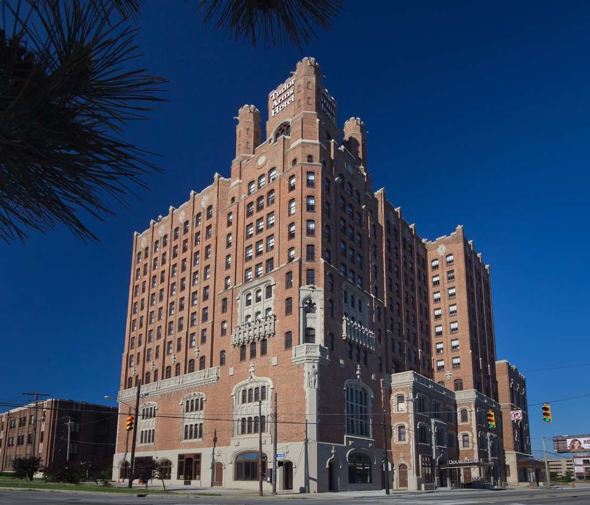 The Tudor Arms Hotel Cleveland - a DoubleTree by Hilton, Hotel in Hough