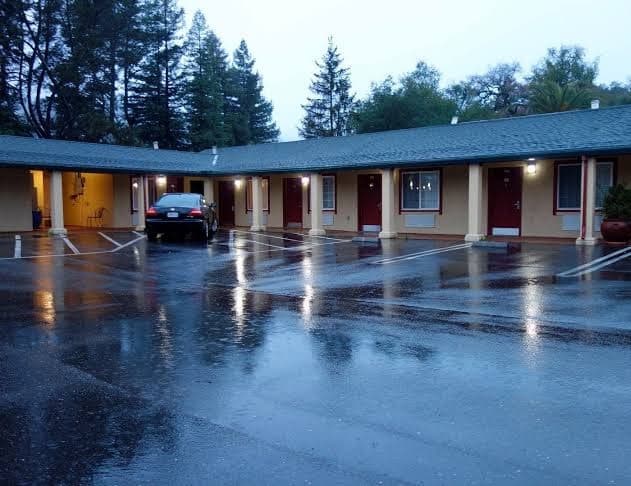 Vineyard Valley Inn, Hotel in Cloverdale