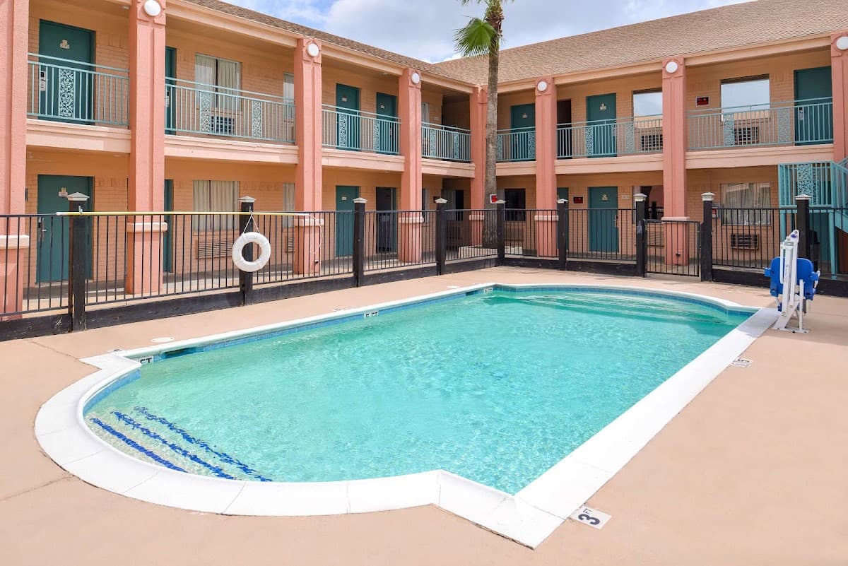 Americas Best Value Inn Clute Lake Jackson, Hotel in Clute