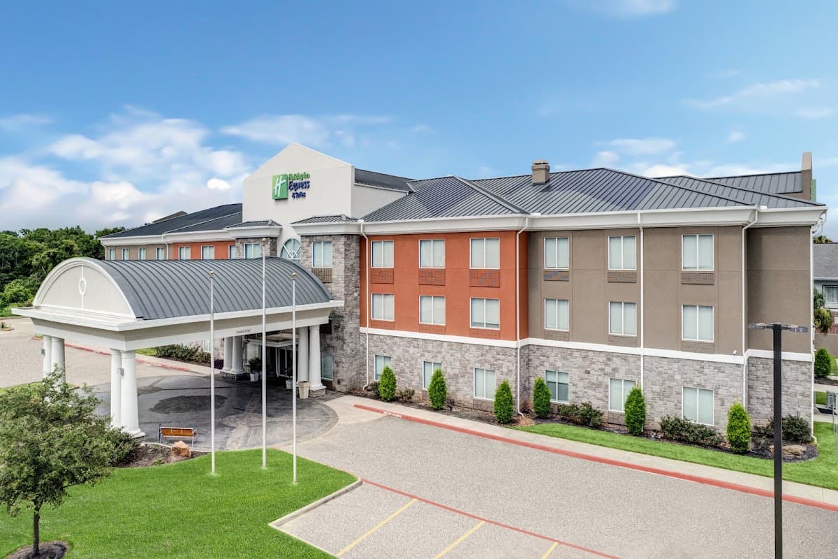 Holiday Inn Express & Suites Clute - Lake Jackson by IHG, Hotel in Clute