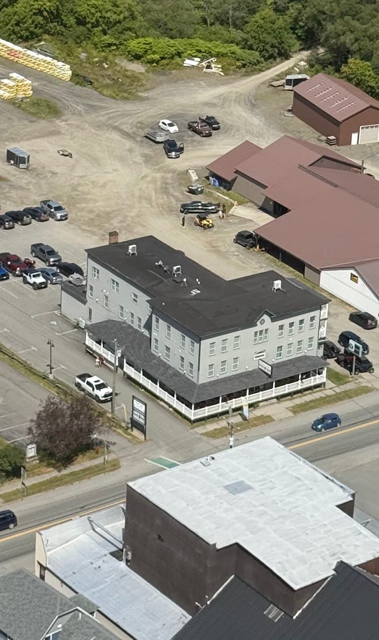 Black Bear Hotel & RV Sites, Hotel in Colebrook