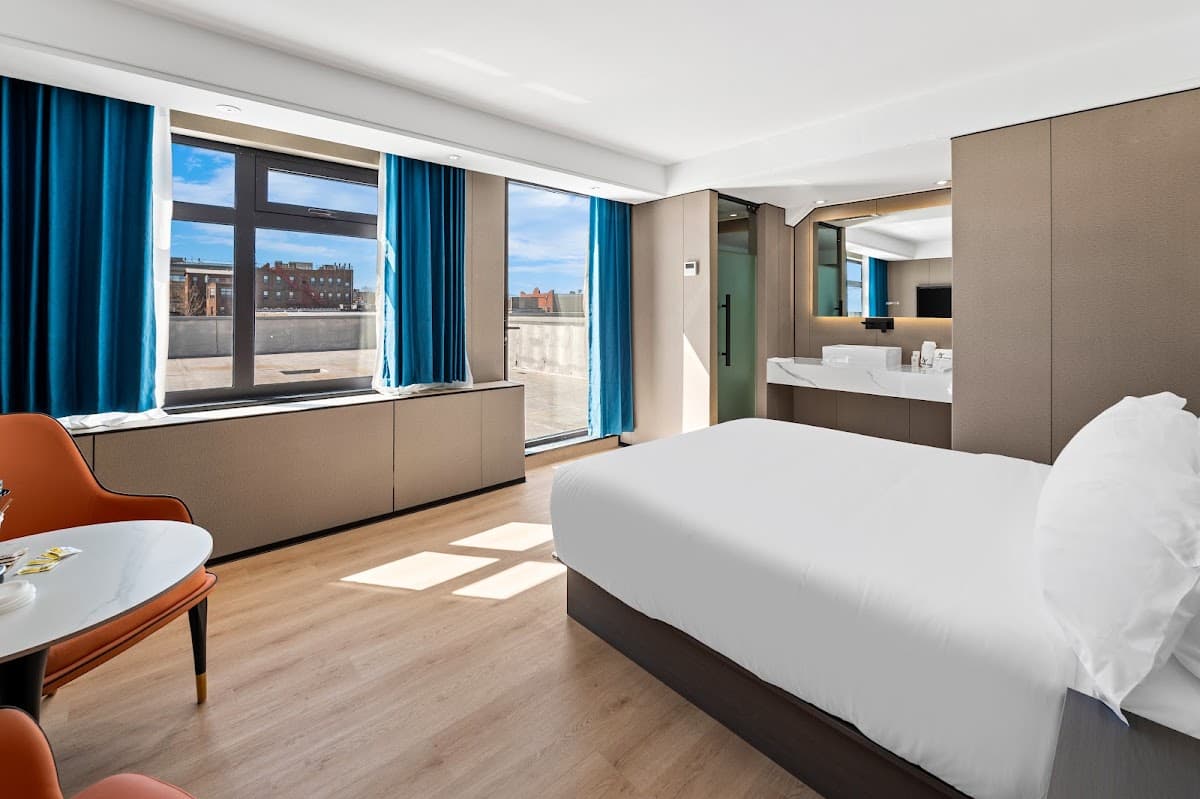 LY New York Hotel, Hotel in College Point