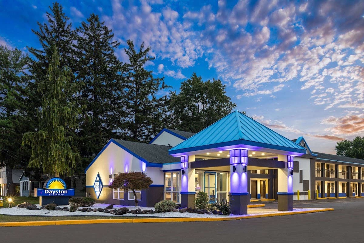 Days Inn & Suites by Wyndham Albany, Hotel in Colonie