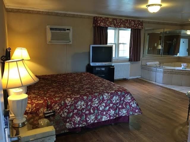 Colonie inn and Suites, Hotel in Latham