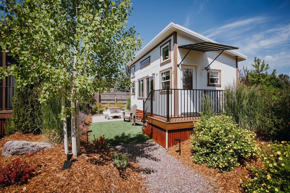 The Cabins at Urban Woods, Hotel in Columbia Falls
