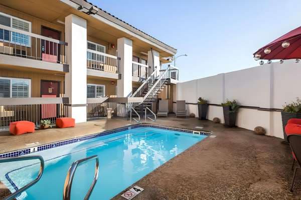 Rodeway Inn San Jose HWY-101 Tully Rd Exit, Hotel in Seven Trees
