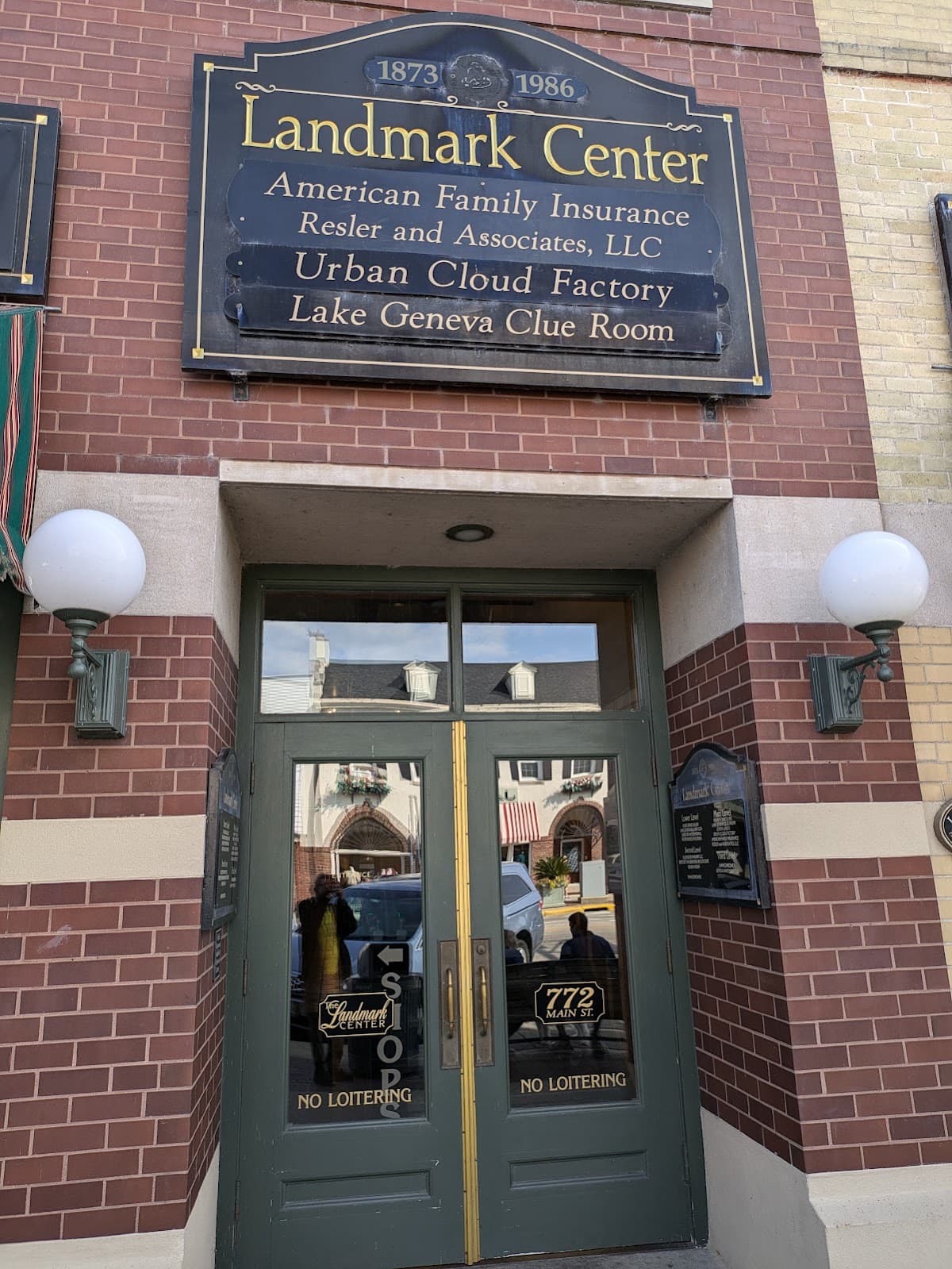 The Landmark center building, Hotel in Lake Geneva