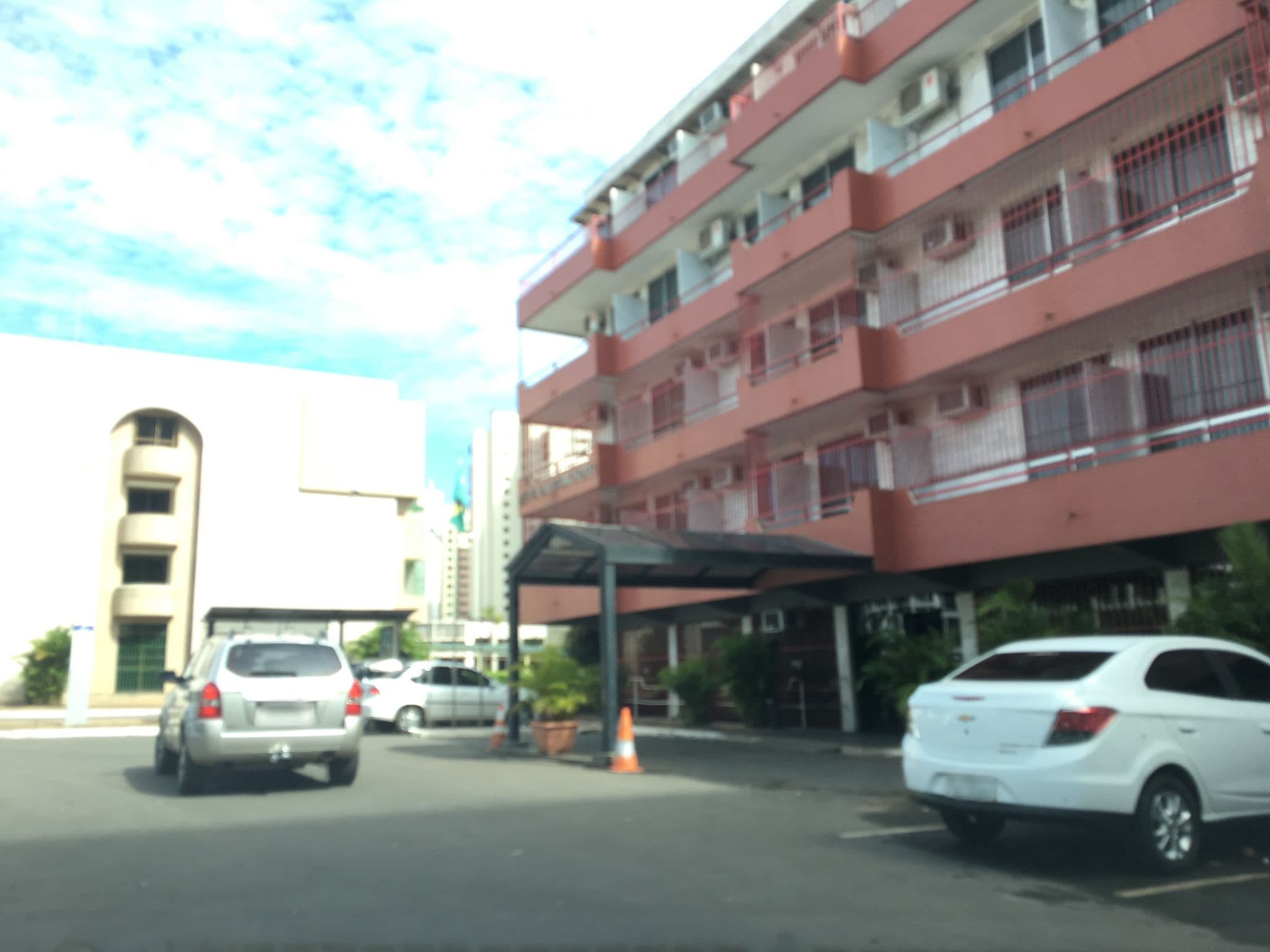 Street view near Plaza Bittar, Plano Piloto — © wesleygmartins (CC BY-SA · Mapillary)