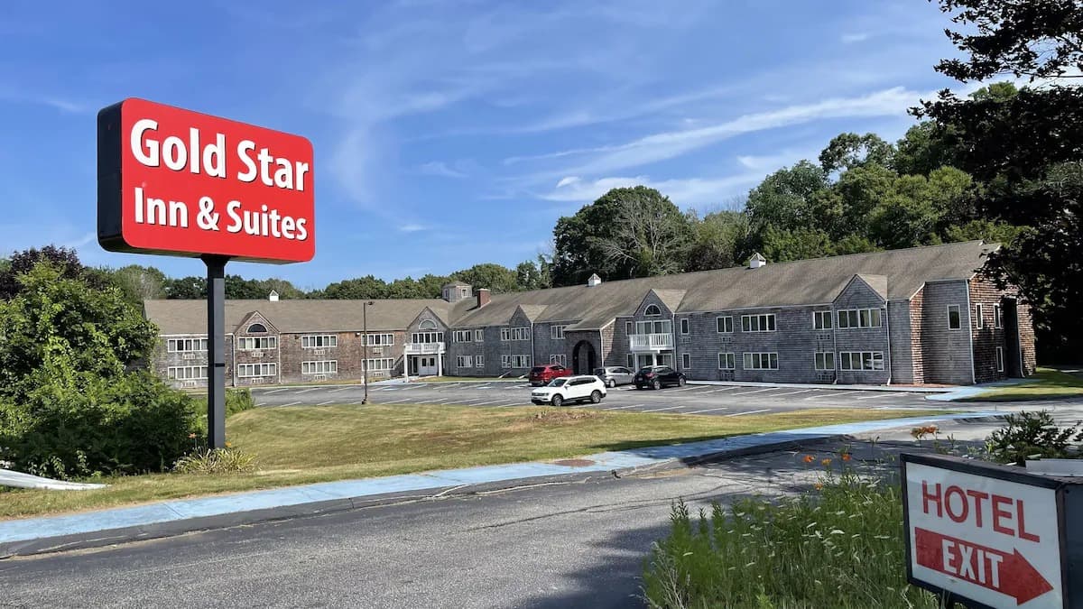 Gold Star Inn & Suites, Hotel in Long Hill