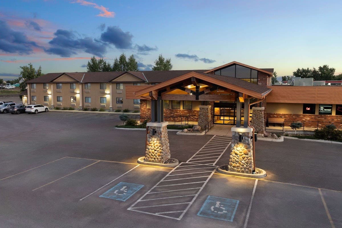 Super 8 by Wyndham Conrad, Hotel in Conrad
