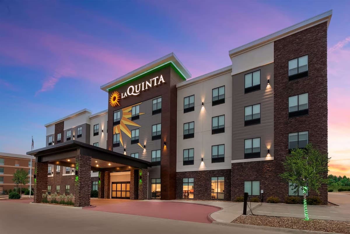 La Quinta Inn & Suites by Wyndham Coralville Iowa City, Hotel in Coralville
