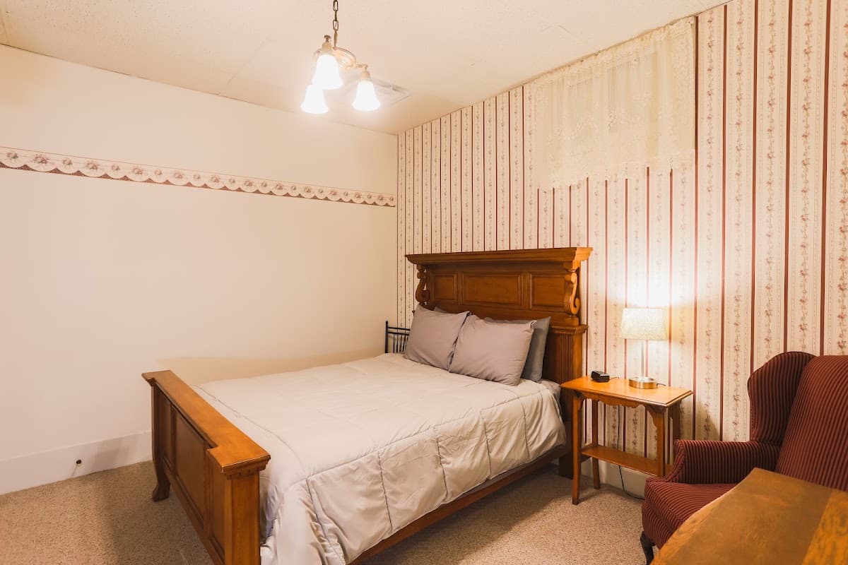 Winger Suites, Hotel in Corry