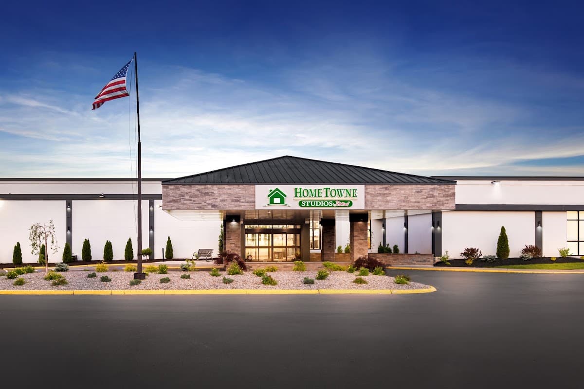 HomeTowne Studios & Conference Center Cortland, Aparthotel in Cortland