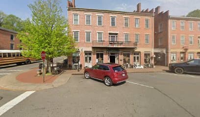 The Roscoe Village Suites, Hotel in Coshocton