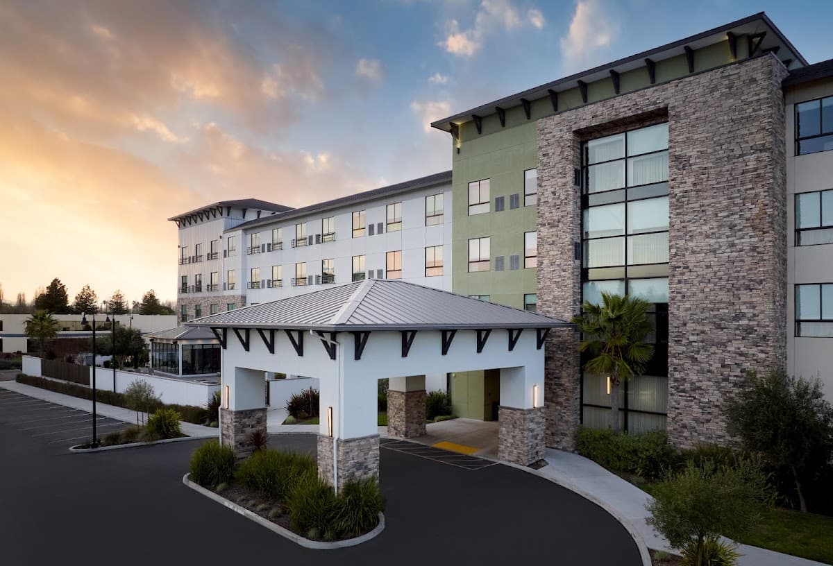 Hotel Centro Sonoma Wine Country, Tapestry by Hilton, Hotel in Rohnert Park