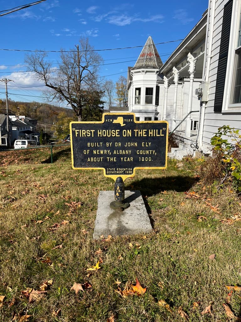 First House on the Hill, Hotel in Coxsackie