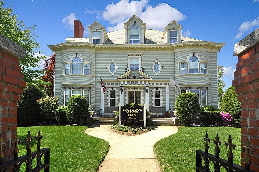 Edgewood Manor Inn Bed And Breakfast, Hotel in Cranston