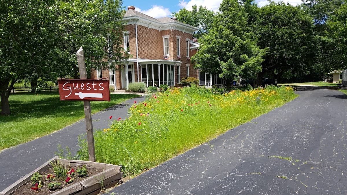 The Queen & I Homestead, Bed & Breakfast in Crawfordsville