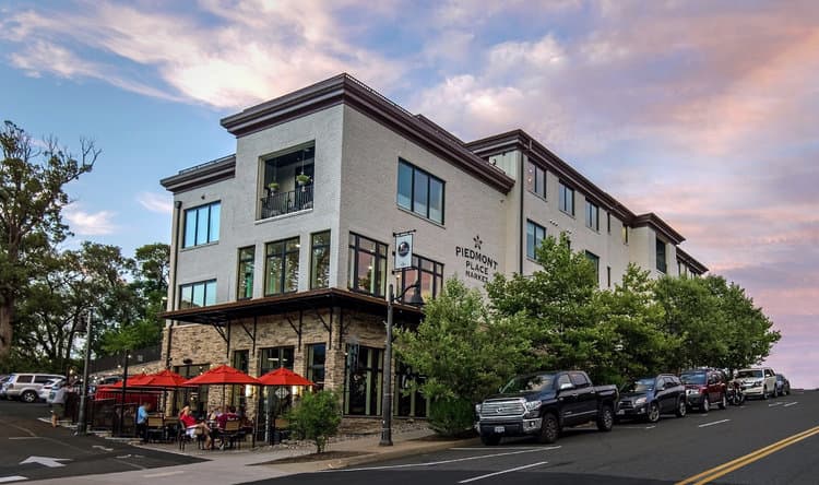 Piedmont Place Suites, Hotel in Crozet
