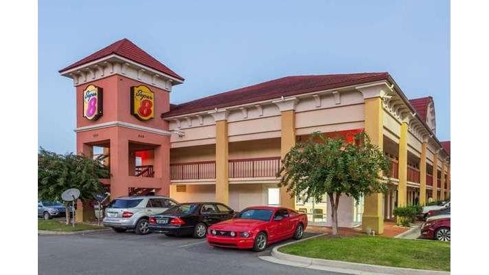 Super 8 by Wyndham Dalton/Convention Center Area, Hotel in Dalton
