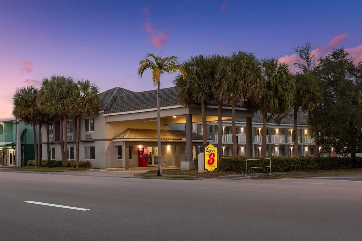 Super 8 by Wyndham Dania/Fort Lauderdale Arpt, Hotel in Dania Beach