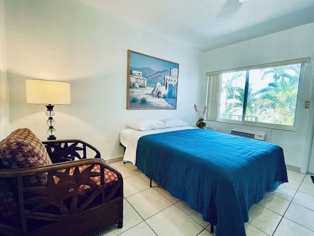 Beach Tide Motel - 9 1 Bedroom 1 King 1 Queen Beds 1 Twin sofabed, Motel in Dania Beach